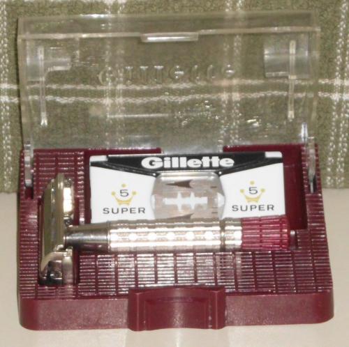 1955 Gillette Red Tip w Case and Blades