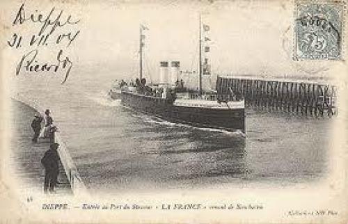 Postcard of La France arriving at Dieppe.