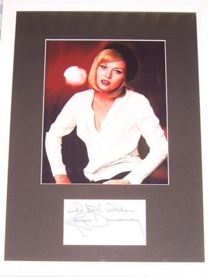 Faye Dunaway autograph matted & framed with vintage 8x10 photo