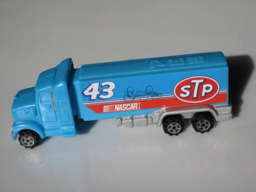 NASCAR Richard Petty #43 STP Hauler Pez Dispenser