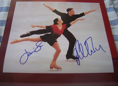 David Pelletier & Jamie Sale autographed 2002 figure skating calendar page