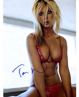 Tara Reid autographed sexy 8x10 bikini photo