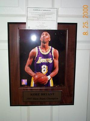 Kobe Bryant autographed Los Angeles Lakers 8x10 photo in plaque (full name)