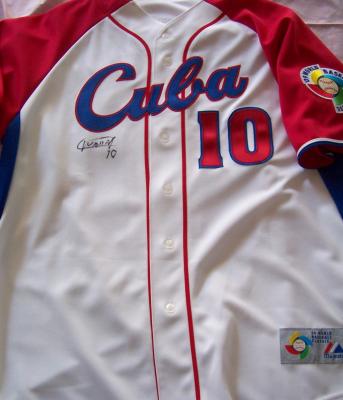 Yulieski Gourriel autographed Cuba 2009 World Baseball Classic jersey