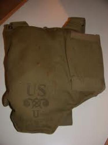 Militaria;  WWII USA Army Gas Mask [front]