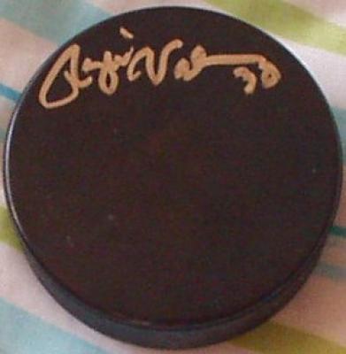 Rogie Vachon (Los Angeles Kings) autographed hockey puck