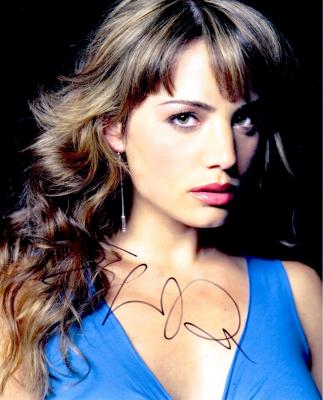 Erica Durance (Smallville) autographed 8x10 photo