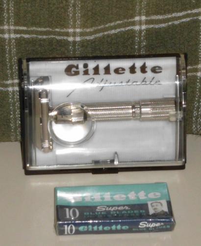 1960 MINT Gillette FatBoy Adjustable w Blades and Case