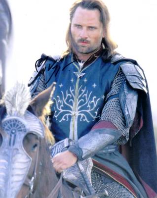 Viggo Mortensen autographed Lord of the Rings Aragorn 8x10 photo