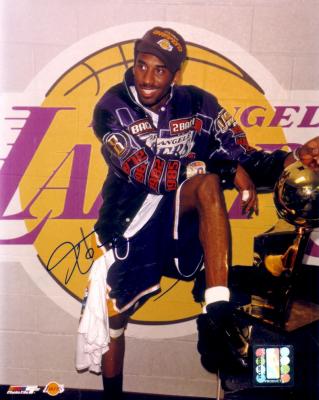 Kobe Bryant autographed Los Angeles Lakers 2001 NBA Champs 8x10 photo