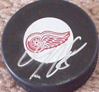 Darren McCarty autographed Detroit Red Wings puck