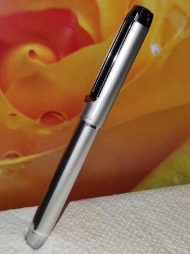 Beautiful Pelikan ballpoint pen [Twist ballpoint pen]
