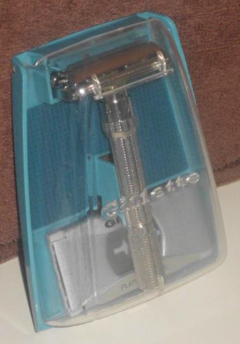 1964 MINT Gillette Superslim Adjustable Case and Blades