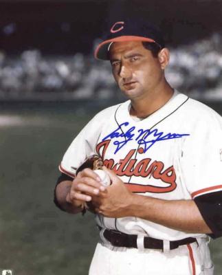 Early Wynn autographed 8x10 Cleveland Indians photo