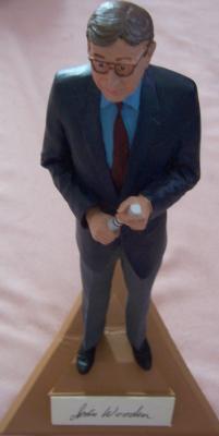 John Wooden autographed UCLA Gartlan figurine (limited edition 1975)