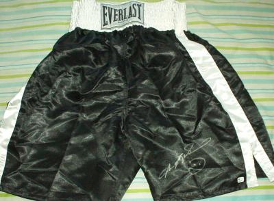 Sugar Ray Leonard autographed black Everlast boxing trunks